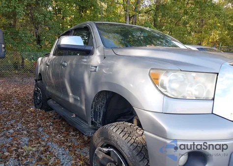 2008 Toyota Tundra Limited 5.7L V8 z USA, uszkodzony, nr VIN 5TBDV58108S517863